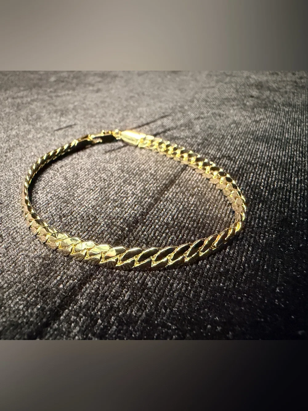 Miami Cuban 7.5in 5.5MM 14K Gold finish bracelet. Elegant! Hypoallergenic